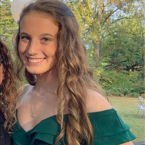 Meet your Posher, Olivia